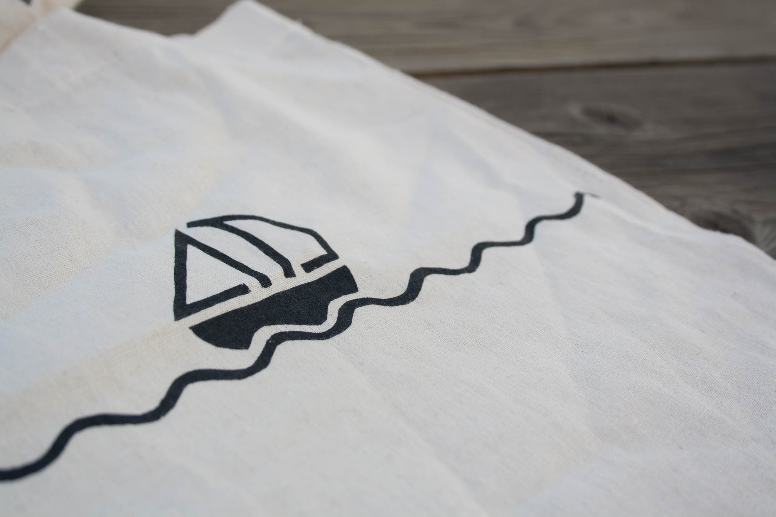 screenprint of minimalistic ship